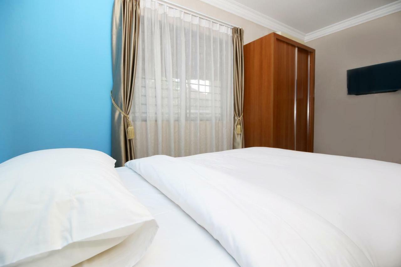 Safina Inn Syariah Sekupang Batam Eksteriør bilde